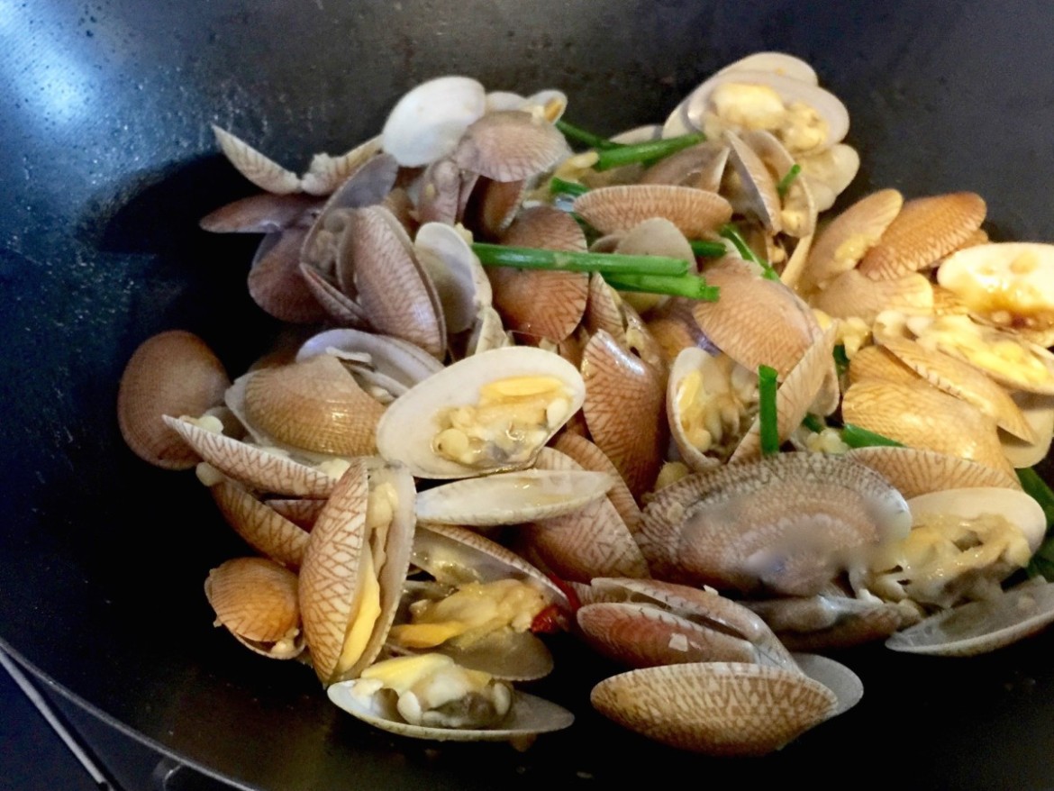 Stir Fry Garlic Clams Recipe 蒜炒啦啦 Huang Kitchen