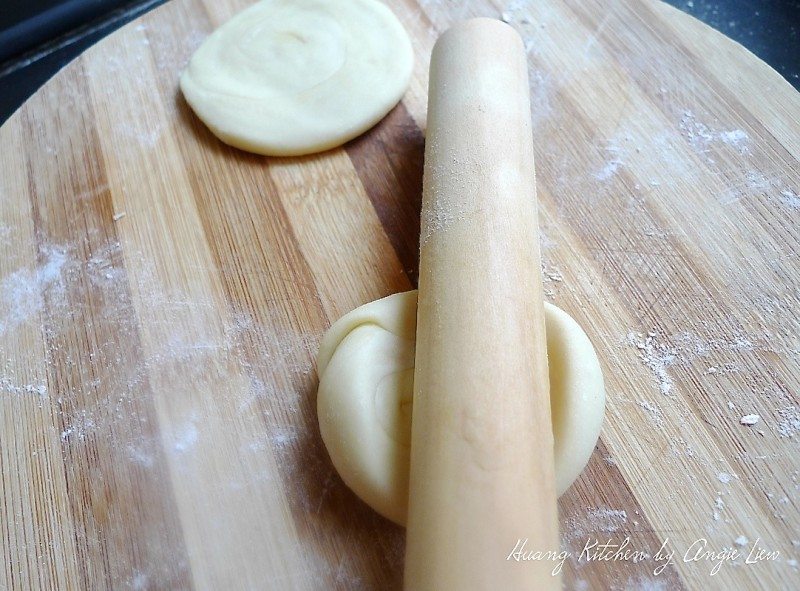 Plum Blossom Mooncake - flatten dough in circles