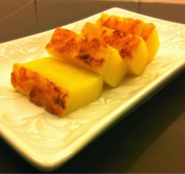 Kuih Bingka Ubi ( Baked Tapioca Cake)  Huang Kitchen