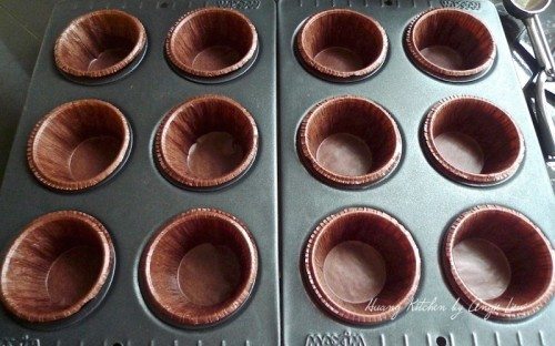 Line muffin pan with liners.