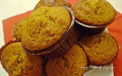 Pumpkin Gingerbread Muffins