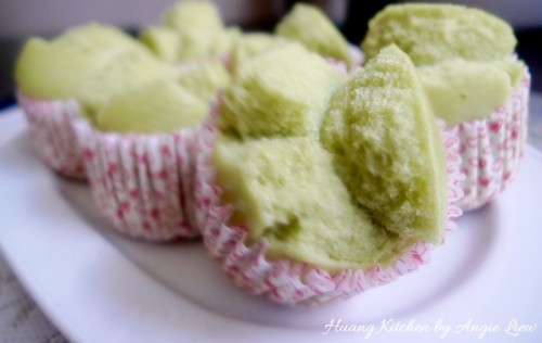 Steamed Chinese Matcha Muffins (Green Tea Huat Kueh 绿茶发糕)