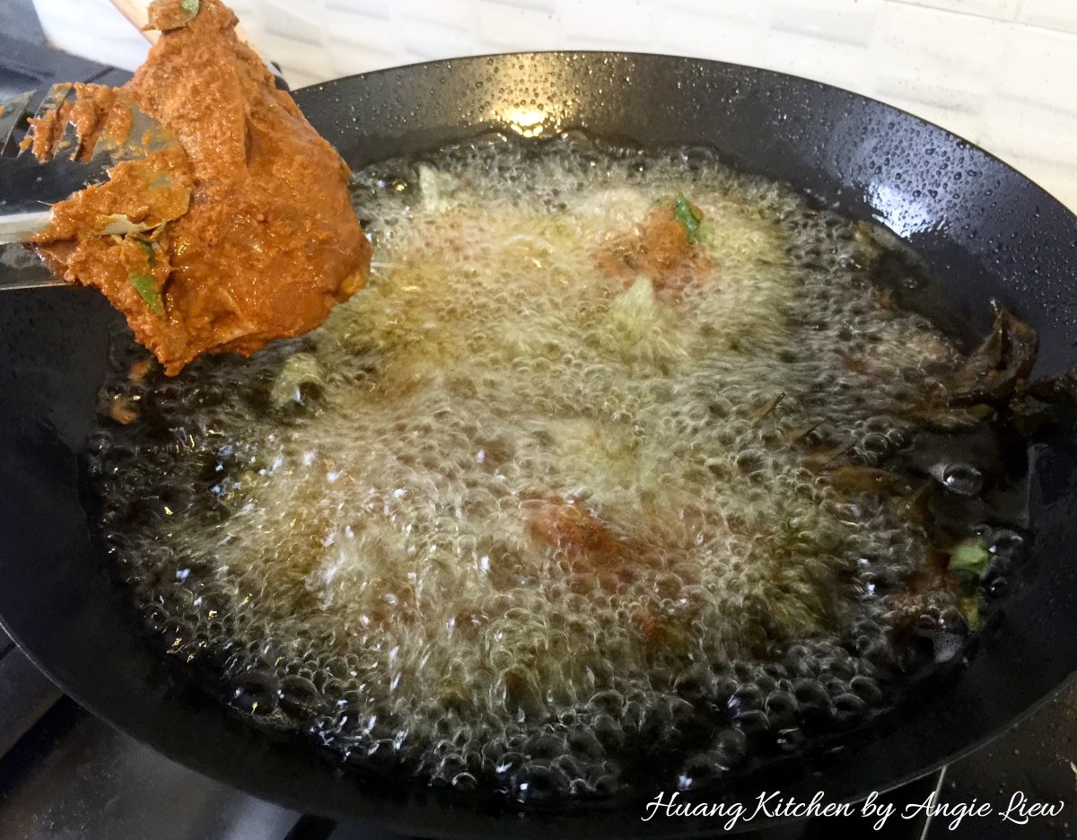 Ayam Goreng Berempah Recipe (Malay Spiced Fried Chicken) - deep fry chicken