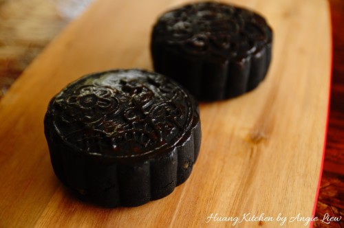 Baked Bamboo Charcoal Mooncakes