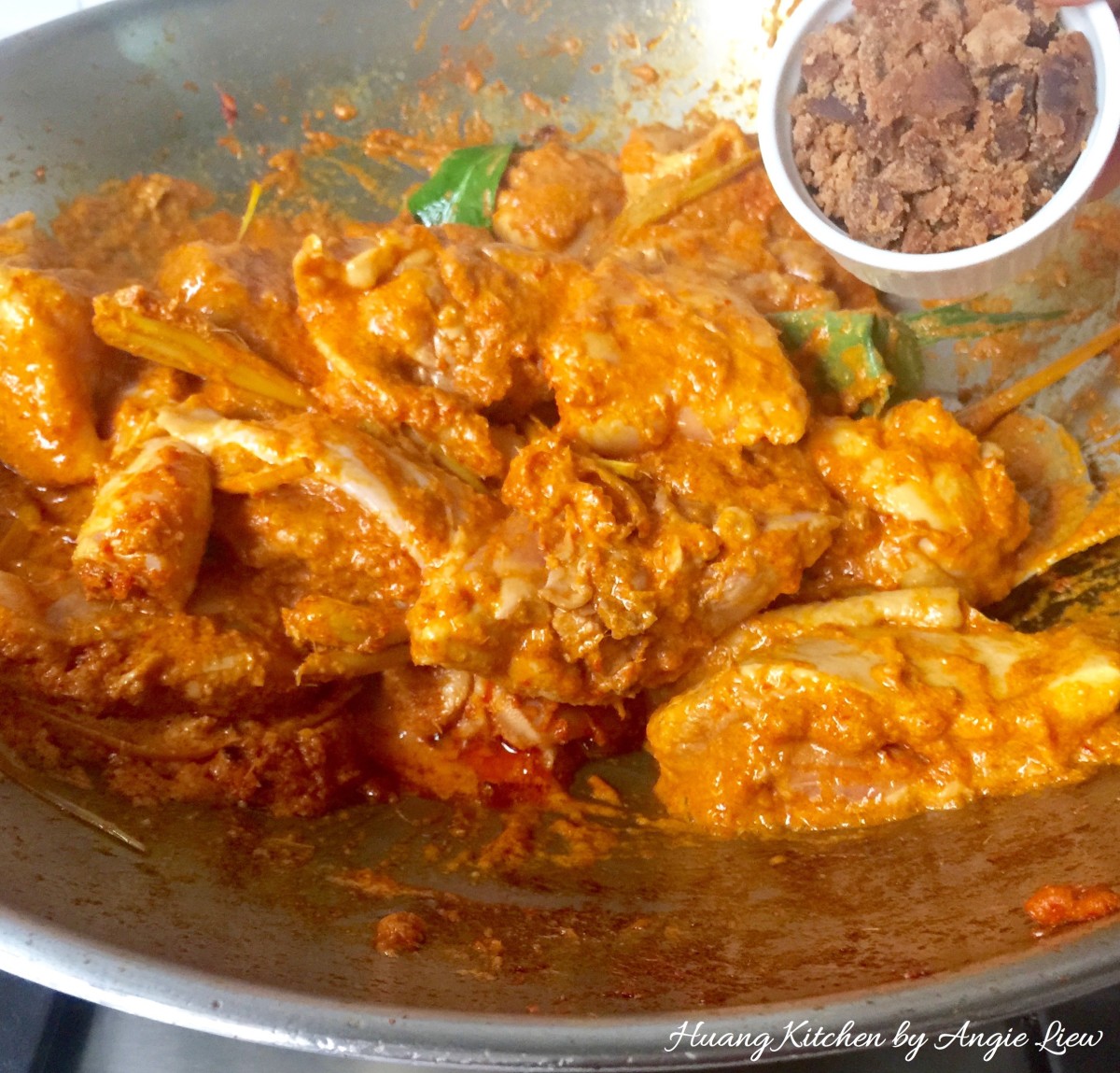 Traditional Malaysian Chicken Rendang recipe - add palm sugar