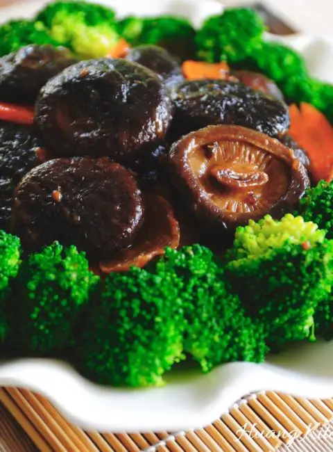 Braised Shiitake Mushrooms With Broccoli