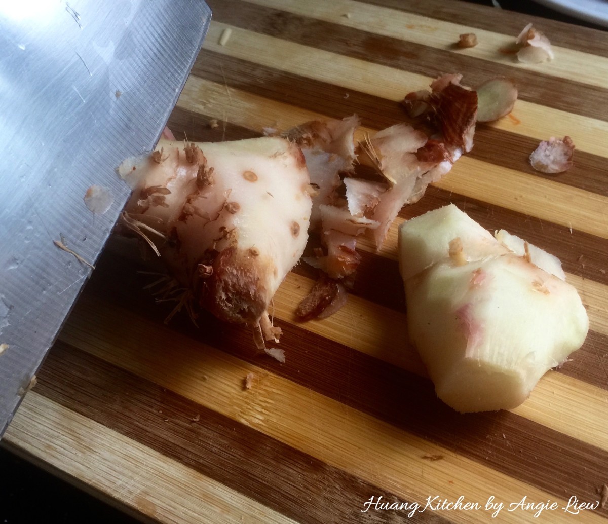 Traditional Malaysian Chicken Rendang recipe - cut galangal