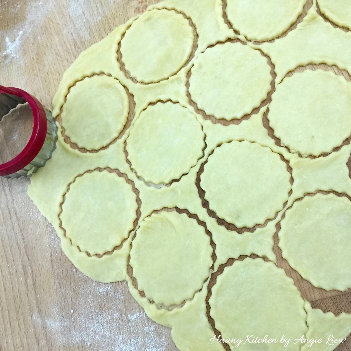 Christmas Mince Pies Recipe - cut dough