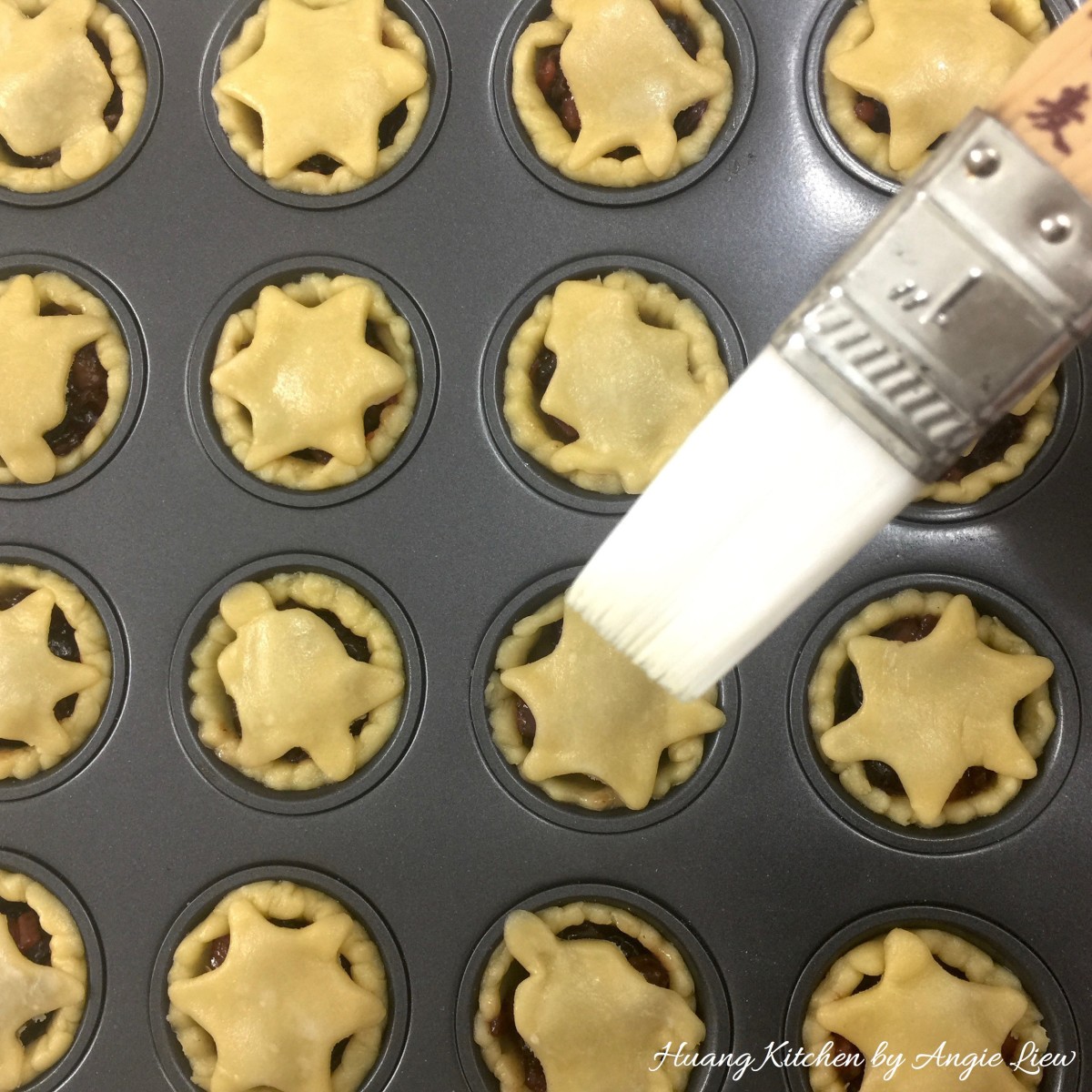 Christmas Mince Pies Recipe - brush with milk