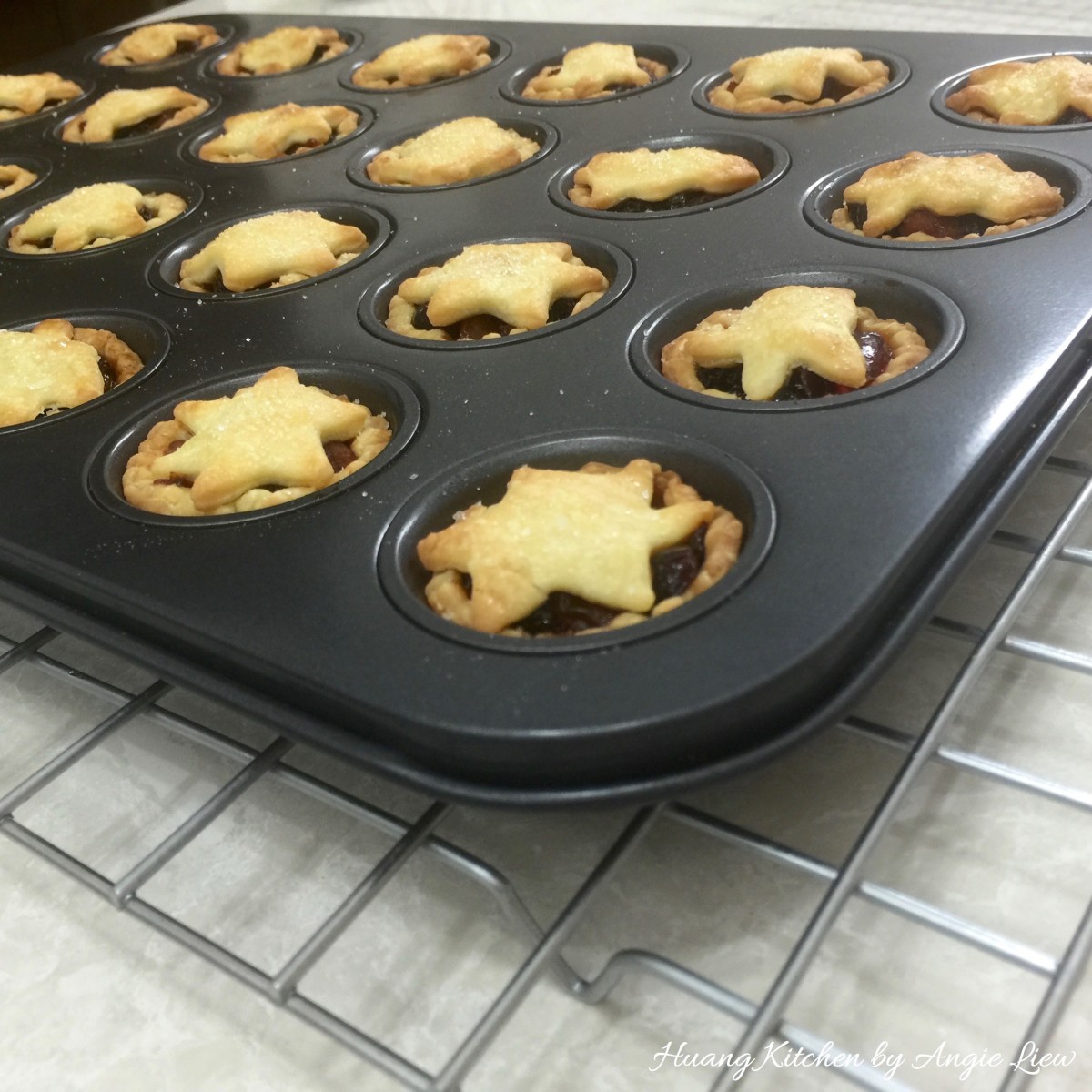 Christmas Mince Pies Recipe - cool