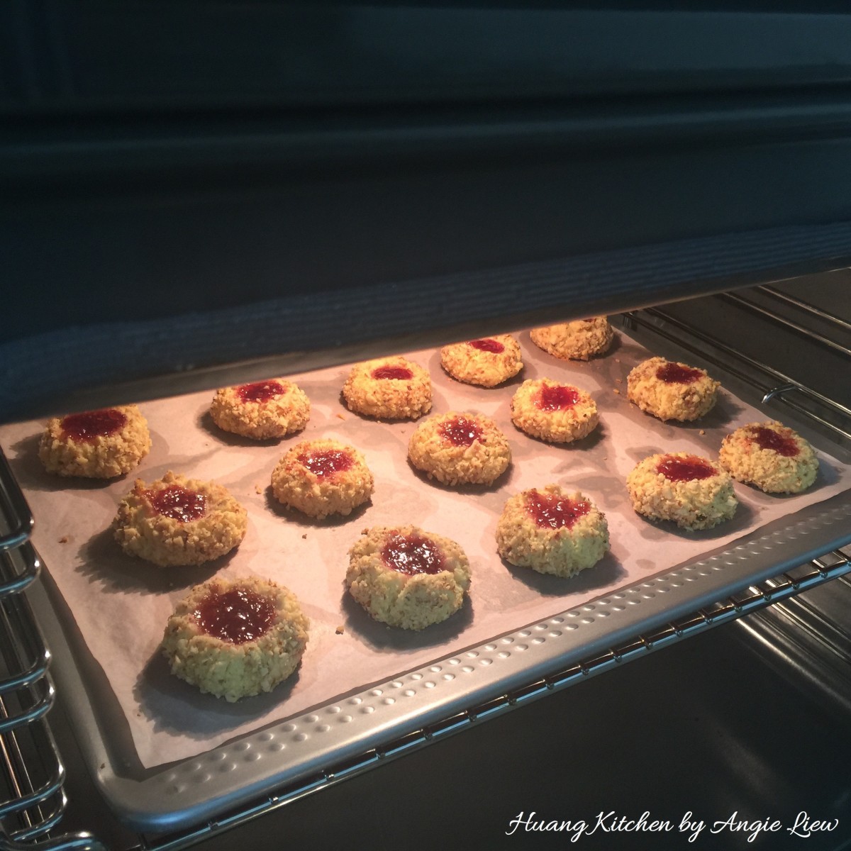 Christmas Thumbprint Cookies Recipe - bake in oven