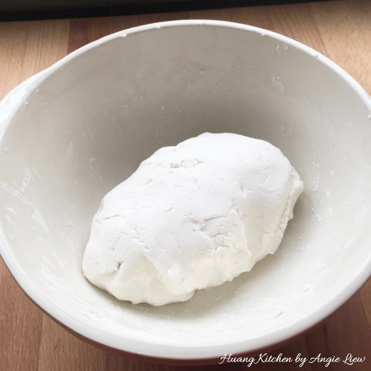 Sweet Glutinous Rice Balls Recipe (Tang Yuan) - mix dough
