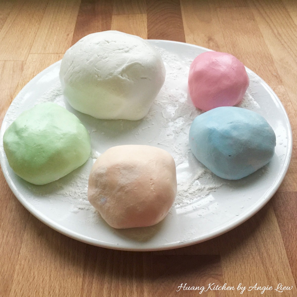 Sweet Glutinous Rice Balls Recipe (Tang Yuan) - knead colour dough