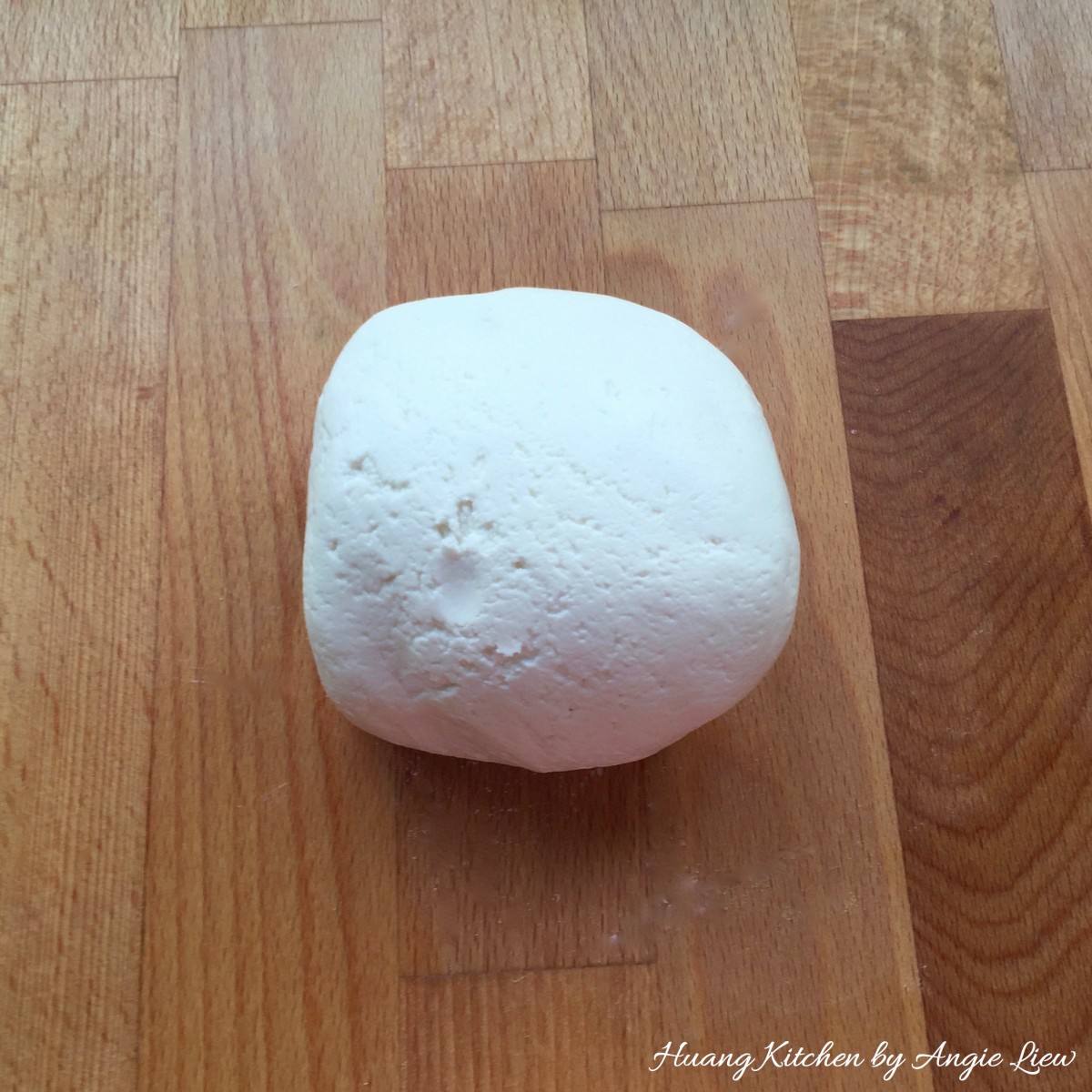 Sweet Glutinous Rice Balls Recipe (Tang Yuan) - knead dough