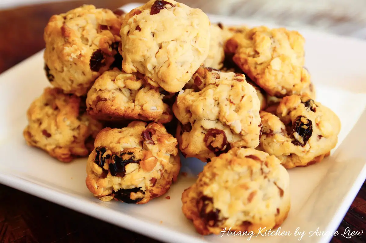 Oatmeal Raisin Cookies Feature Photo 燕麦葡萄干饼干