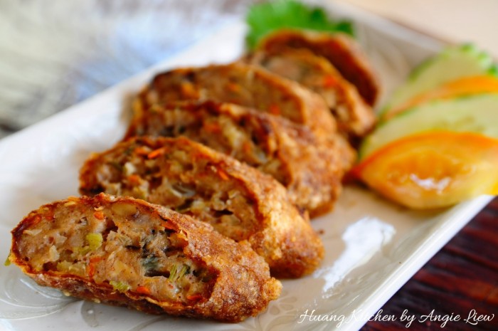 Chinese Meat Rolls (Loh Bak/Ngo Hiang) 五香肉卷
