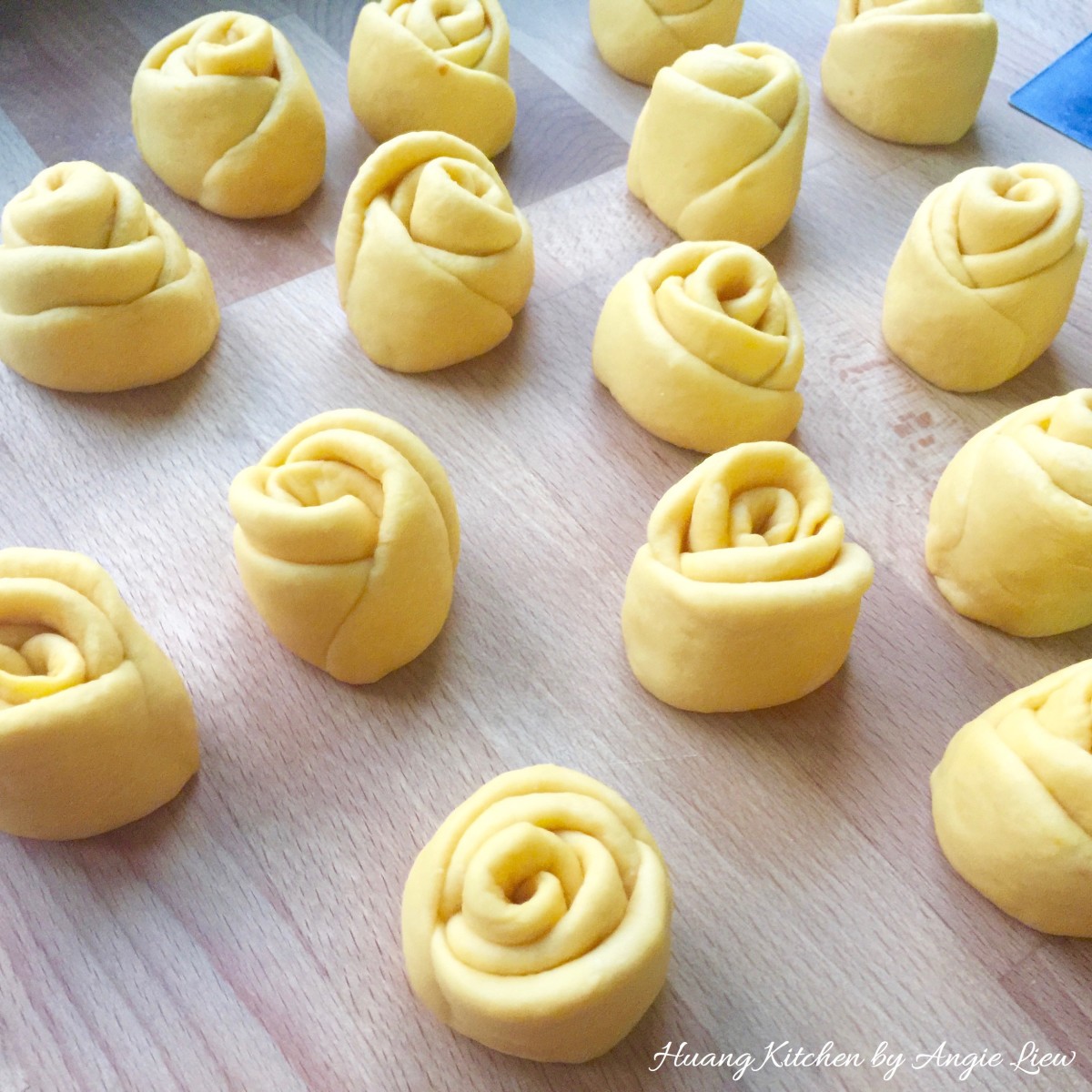 Steamed Pumpkin Flower Rolls - repeat with rest
