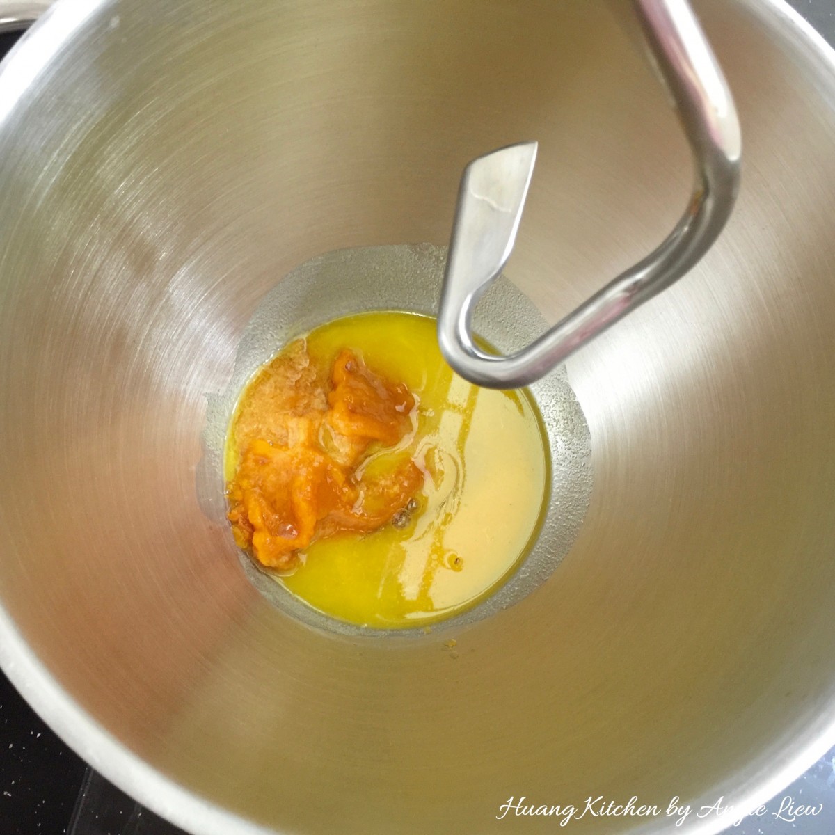 Sesame Cookie Balls Recipe - mix wet ingredients