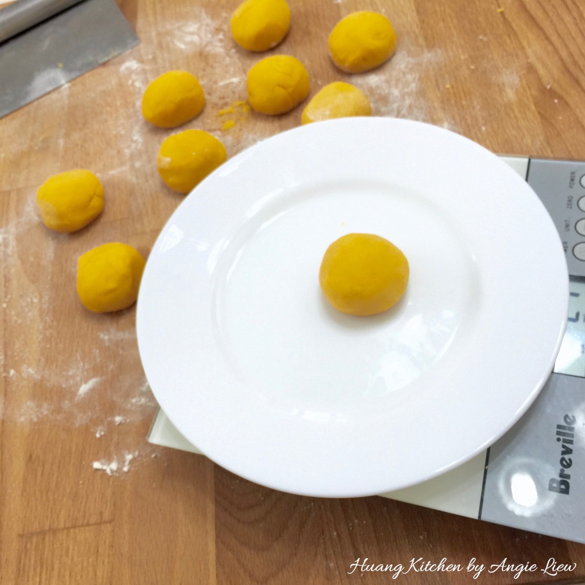 Sesame Cookie Balls Recipe - weigh
