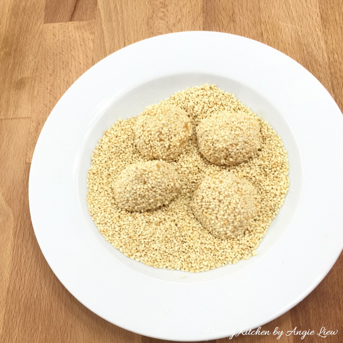 Sesame Cookie Balls Recipe - roll in sesame seeds