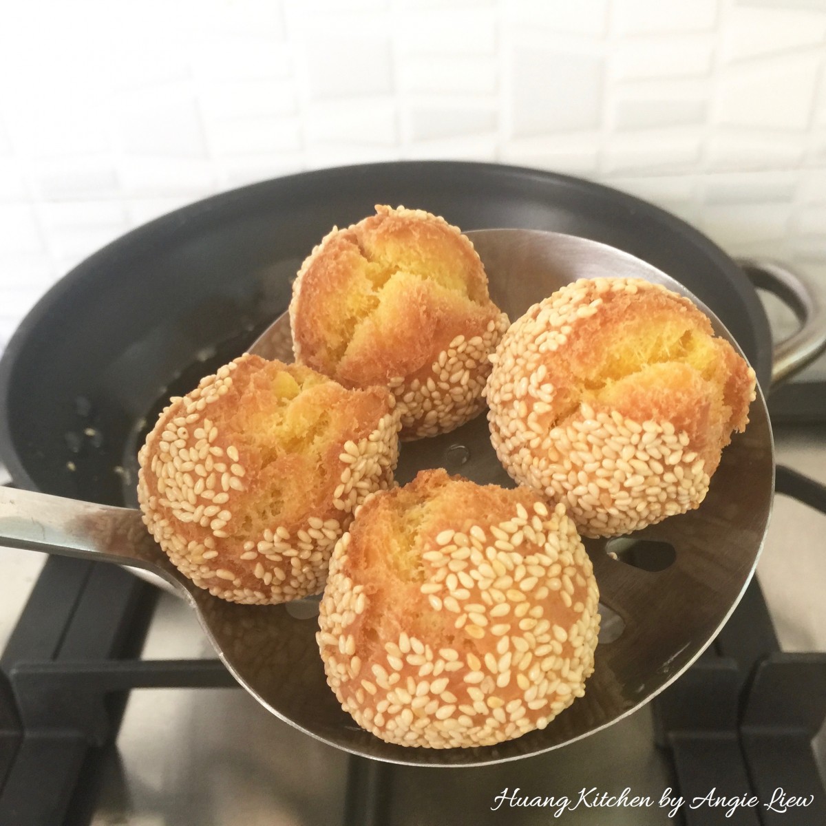 Sesame Cookie Balls Recipe - sieve