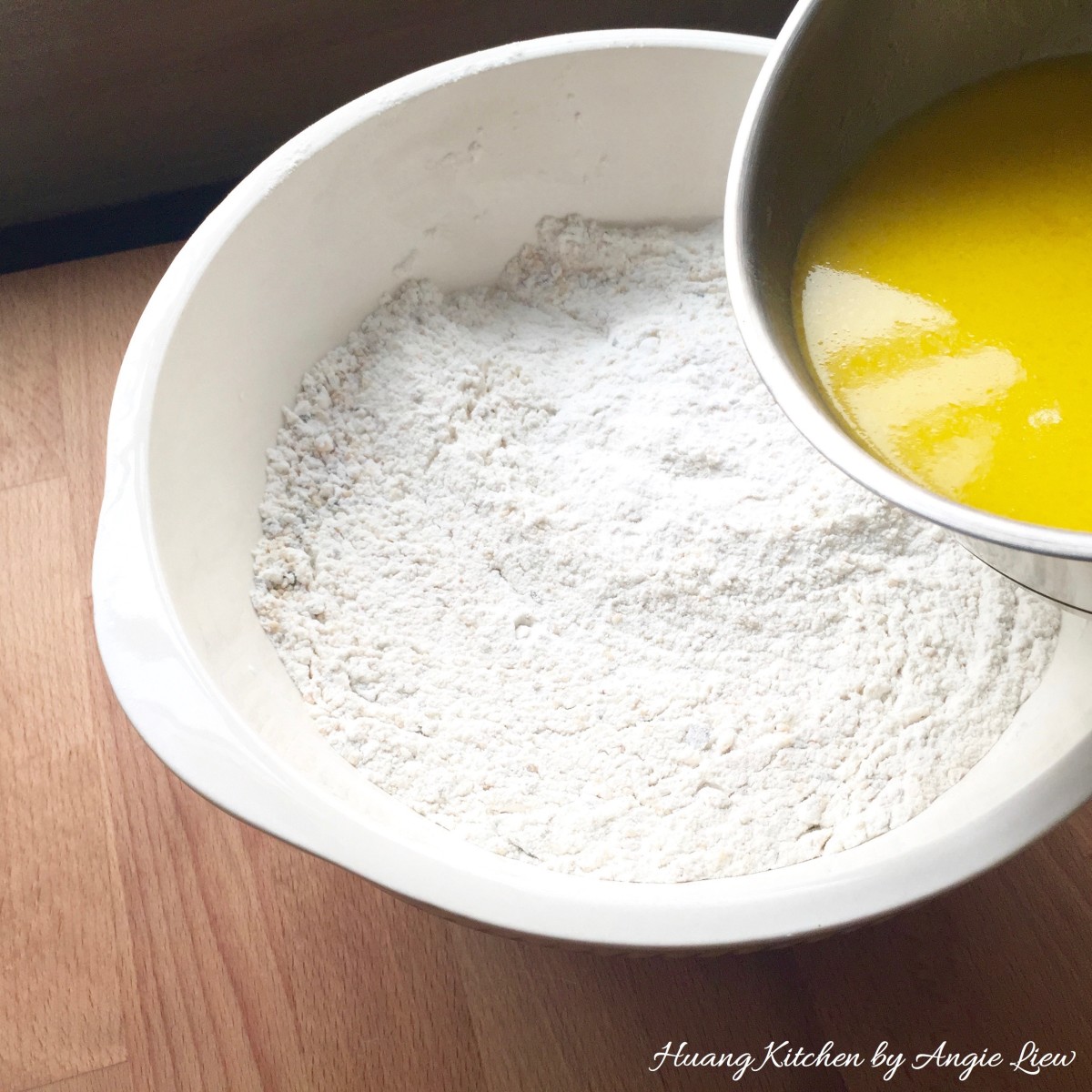 Chinese Murukku Recipe - add coconut milk mixture into flour