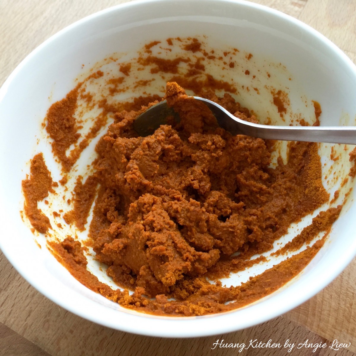Spiral Curry Puffs - make curry paste