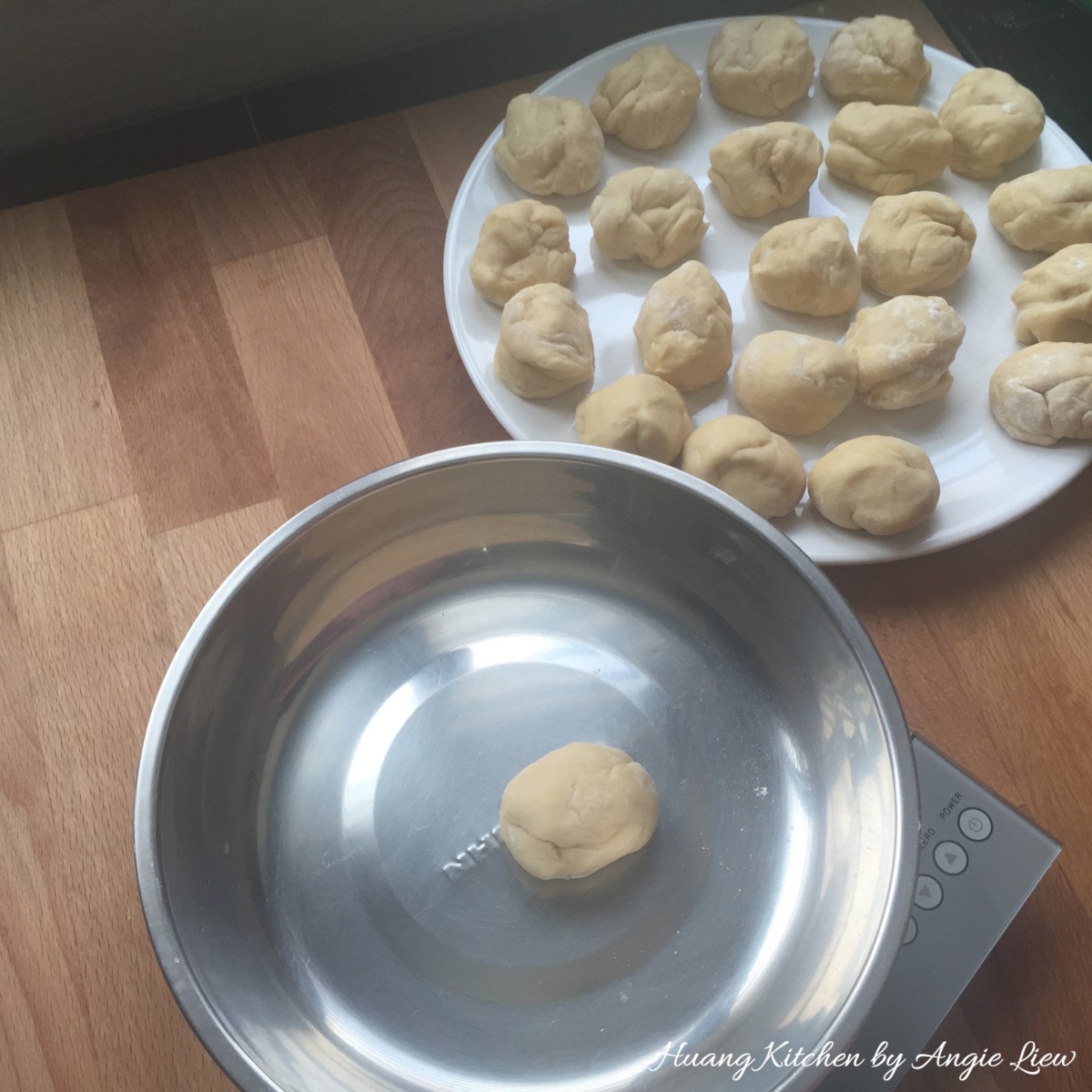 Spiral Curry Puffs recipe - divide water dough