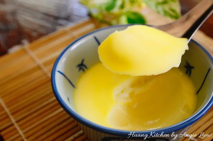 Enjoy a bowl of silky Steamed Egg Pudding 香滑炖蛋