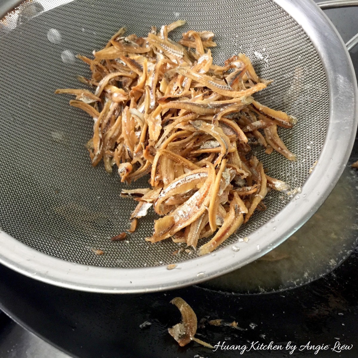 Nasi Lemak Recipe (Coconut Milk Steamed Rice) - fry anchovies