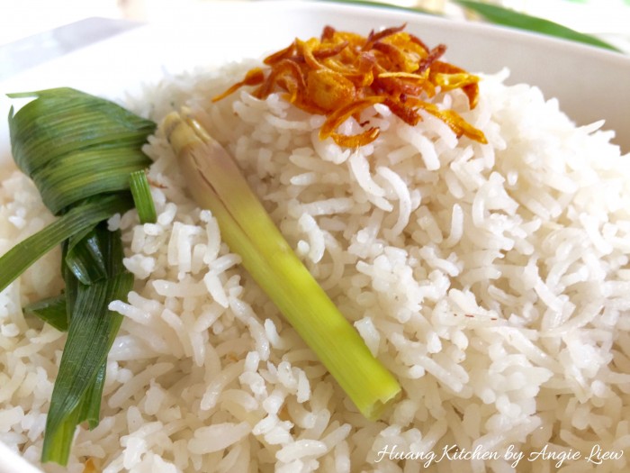 Nasi Lemak (Coconut Milk Steamed Rice) 椰浆饭