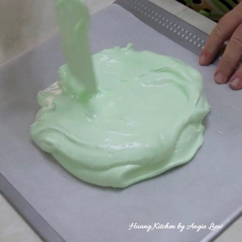 Spoon meringue mixture onto baking tray.