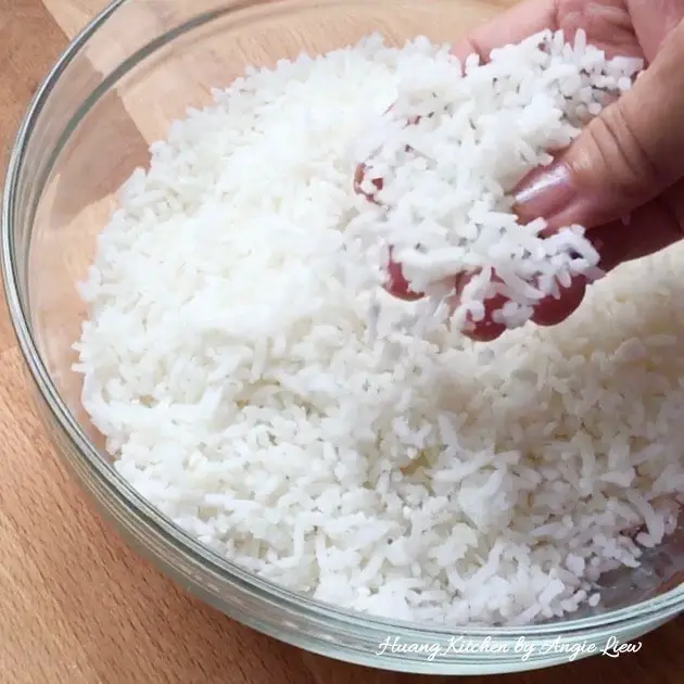 Remove rice from lumps.