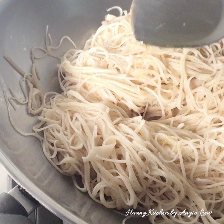 Stir fry the noodles.