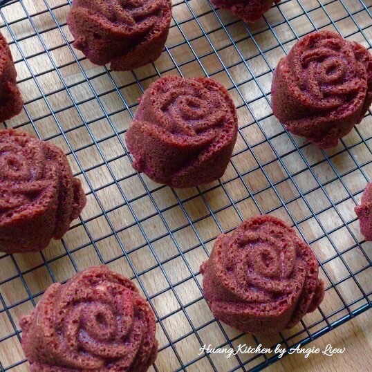 Red Velvet Rose Cupcakes Steps - Cool on Wire