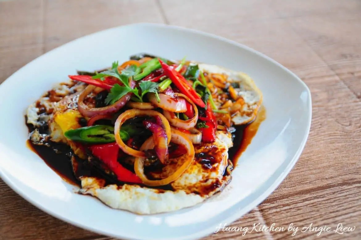 Fried Eggs in Sweet Soy Sauce Recipe (Telur Goreng Masak Kicap) 甜酱油煎蛋
