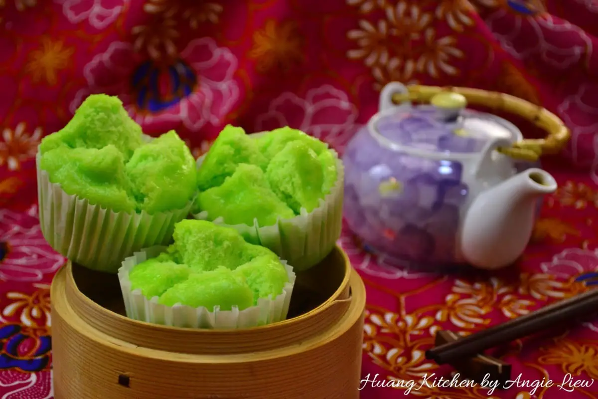 Steamed Chinese Matcha Muffins