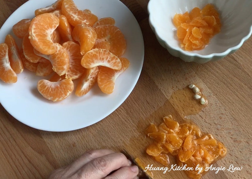 Steamed Mandarin Orange Fatt Koh recipe/cut orange.