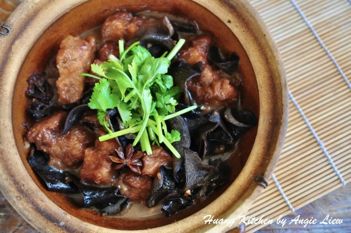 Hakka Braised Pork Belly Recipe (Hakka Zhar Yoke) 客家木耳炸肉 Huang Kitchen