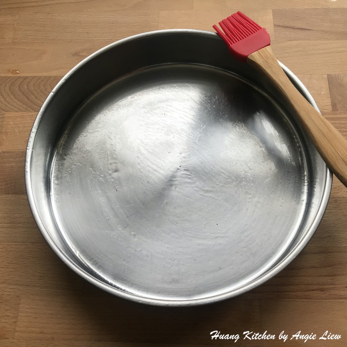 Brush a 10 inch cake pan with cooking oil.