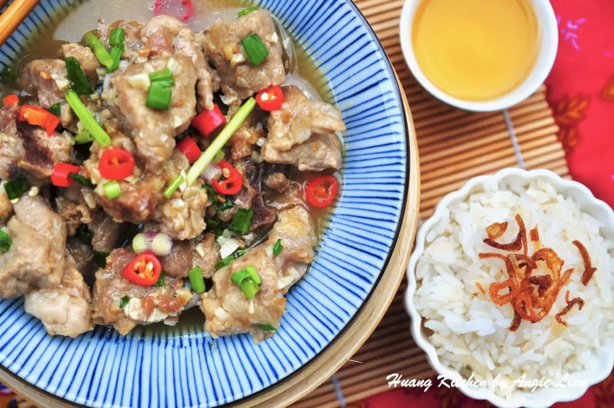 Steamed Pork Ribs with Pickled Plum Recipe 咸水梅蒸排骨 - Huang Kitchen