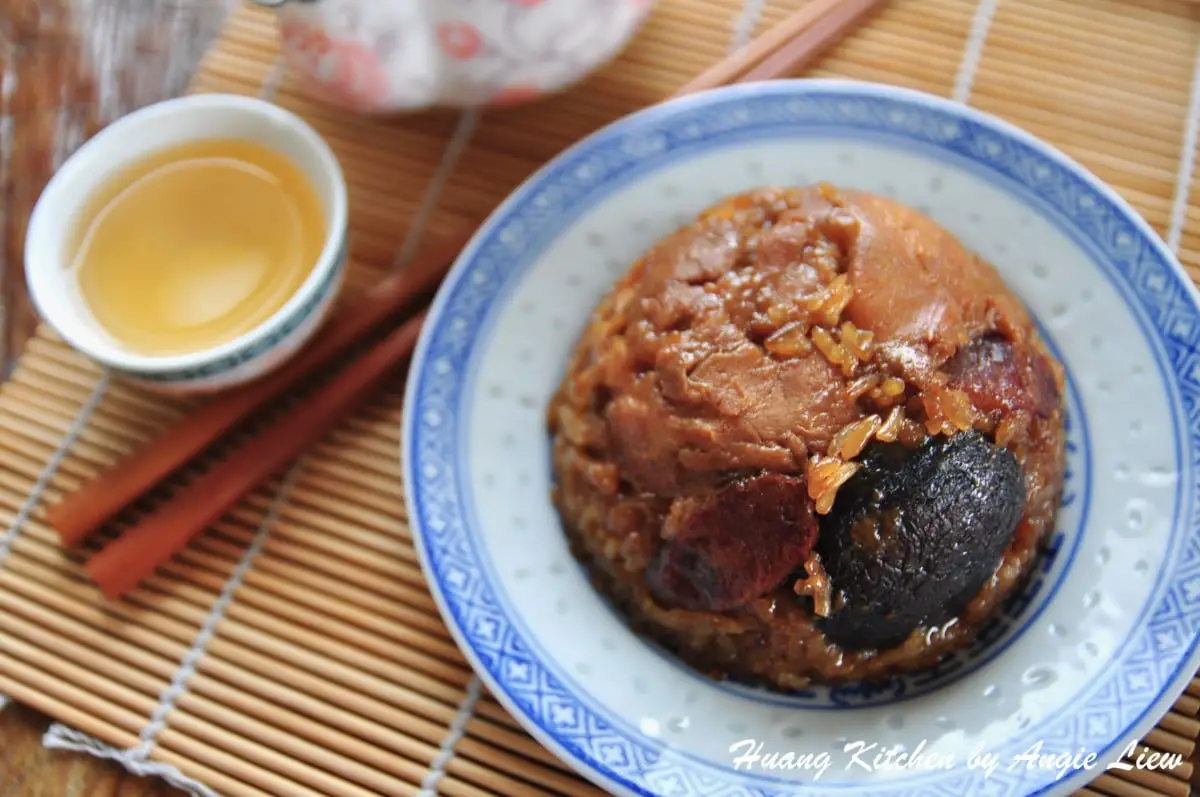 Glutinous Rice with Chicken Loh Mai Kai Recipe