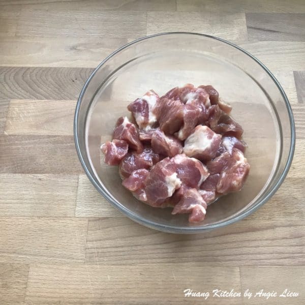 Gu Lu Rou Sweet and Sour Pork Recipe (Gu Lu Rou) 咕噜肉食谱 - Huang Kitchen