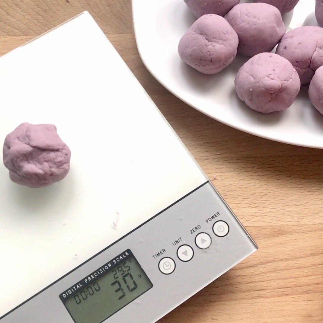 Divide purple dough into 30 g each