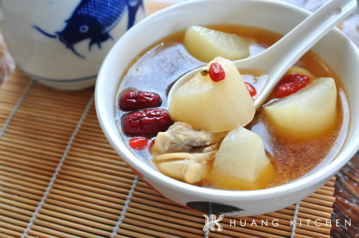 Chinese White Radish Soup 白萝卜汤 Huang Kitchen