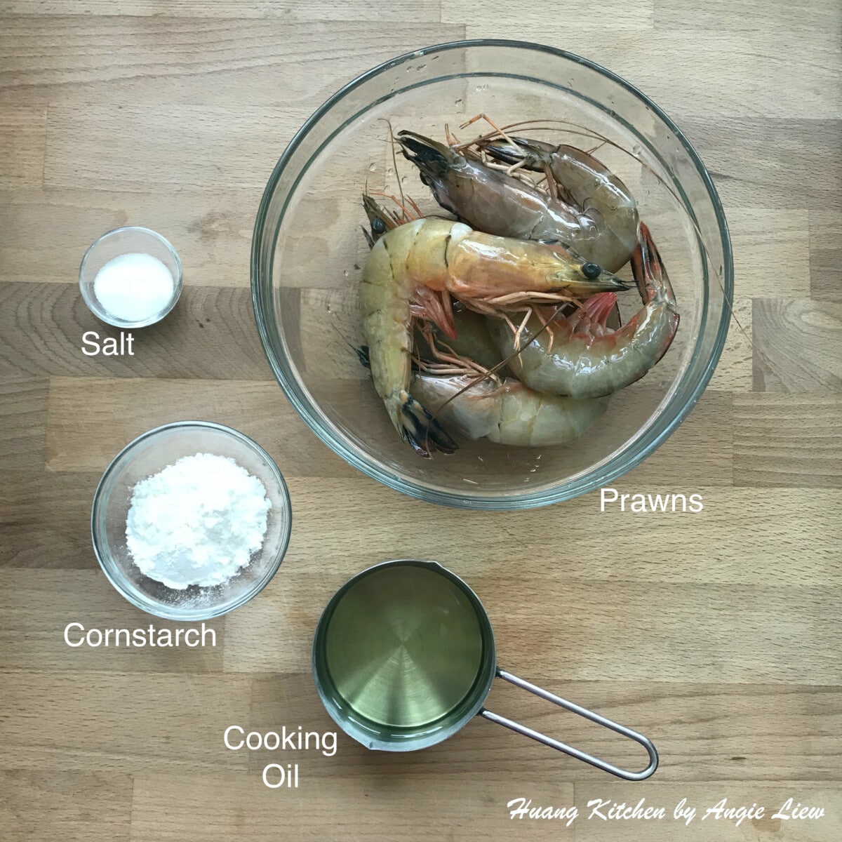 Ingredients to deep fry prawns