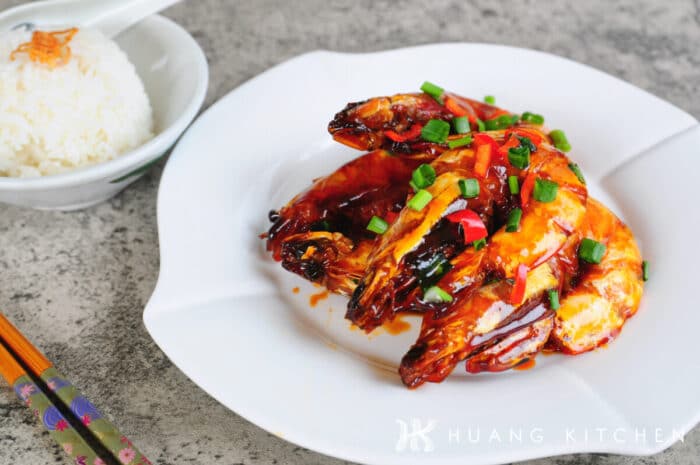 Served With Rice - Tamarind Prawns Recipe 亚参虾食谱 Assam Prawns Recipe by Huang Kitchen