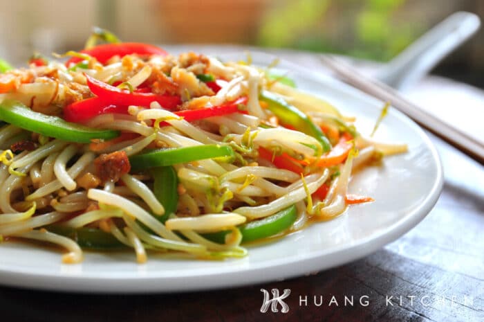 Stir Fry Bean sprout With Salted Fish 