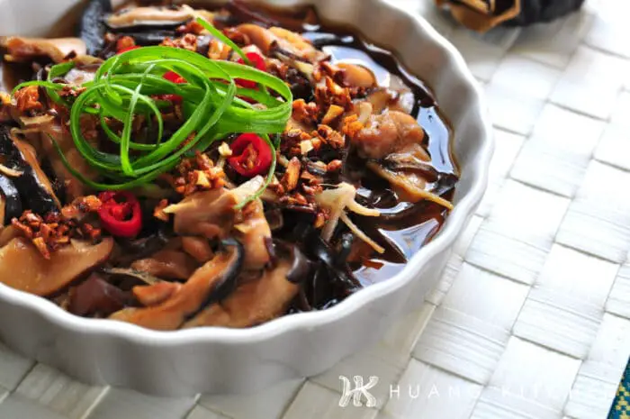 Steamed Chicken With Dried Shiitake Mushroom 