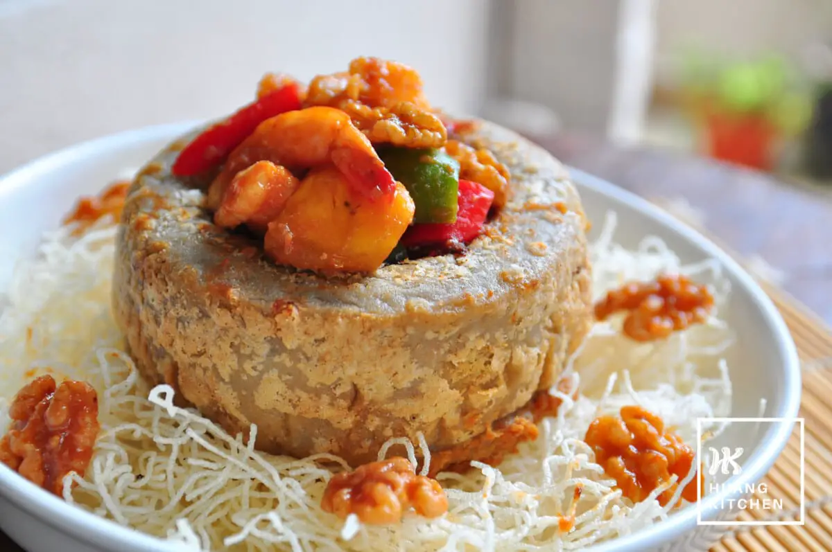 Walnut Prawns Crispy Yam Ring (Yam Basket) 核桃虾球芋头圈 Huang Kitchen